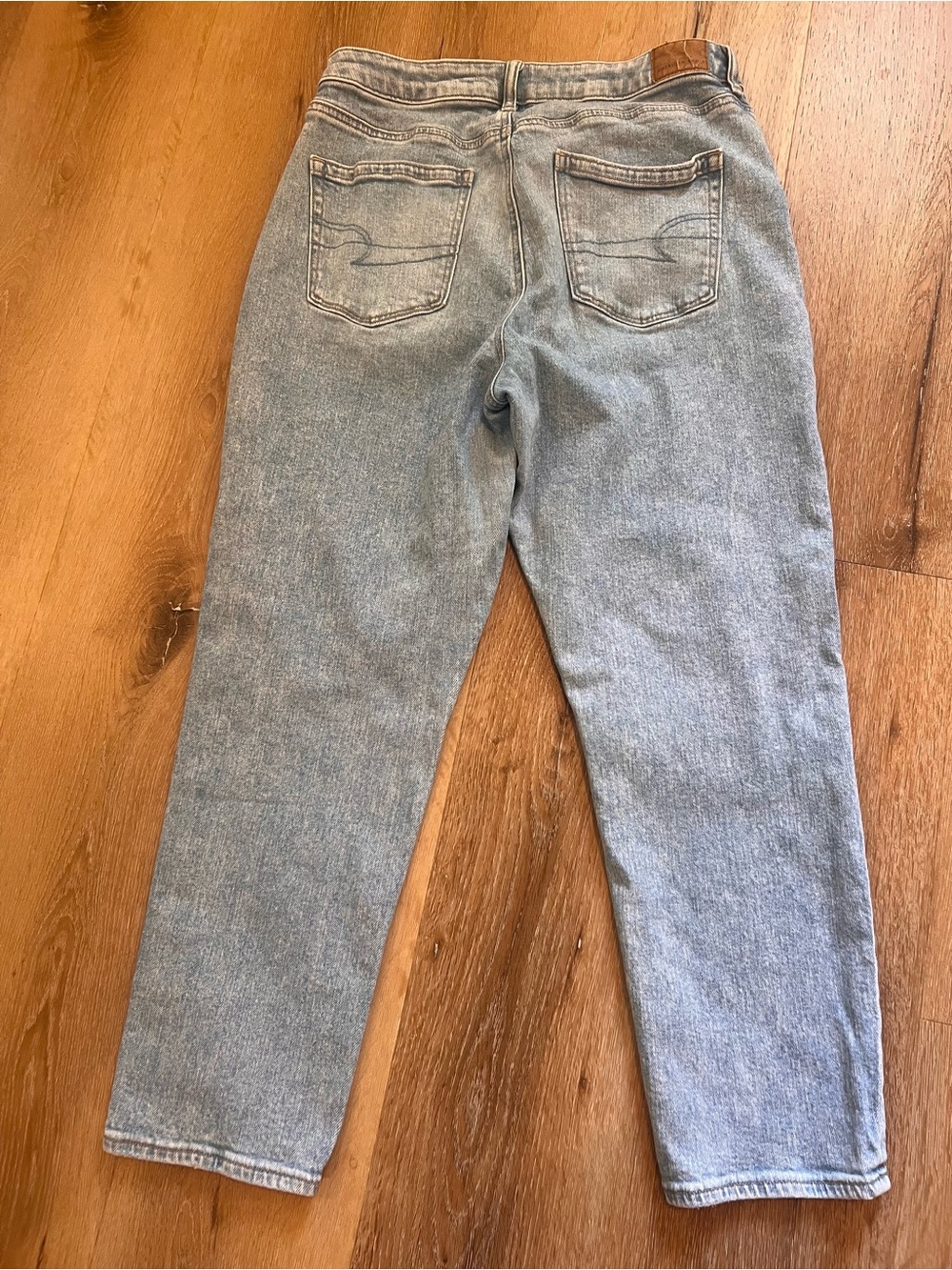 American Eagle Mom Jean 10 Short - - Picture 7 of 8